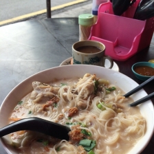 【金鱼村】石斑鱼头米粉 + Kopi